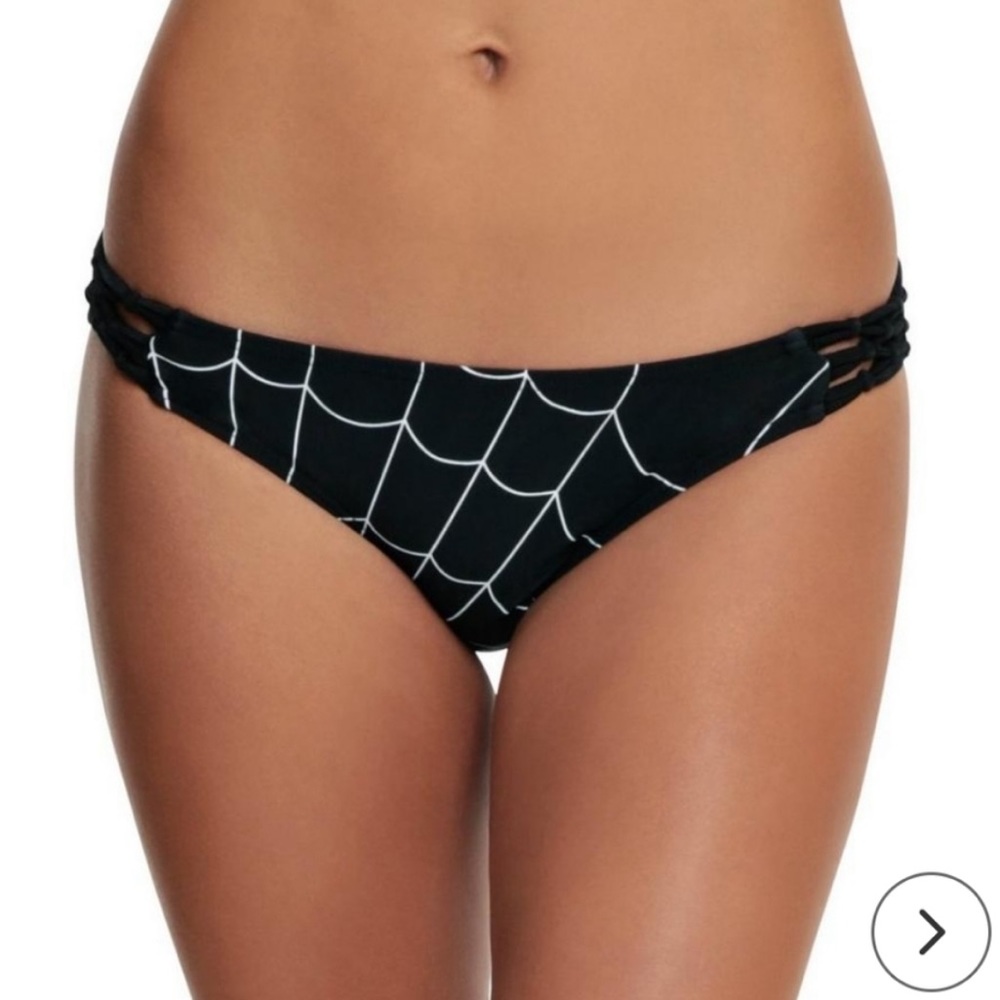 🕷️👙 NWOT Hot Topic Spiderweb Bikini Bottoms